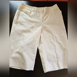 Chico's brand Bermuda shorts size 00 white/cream color